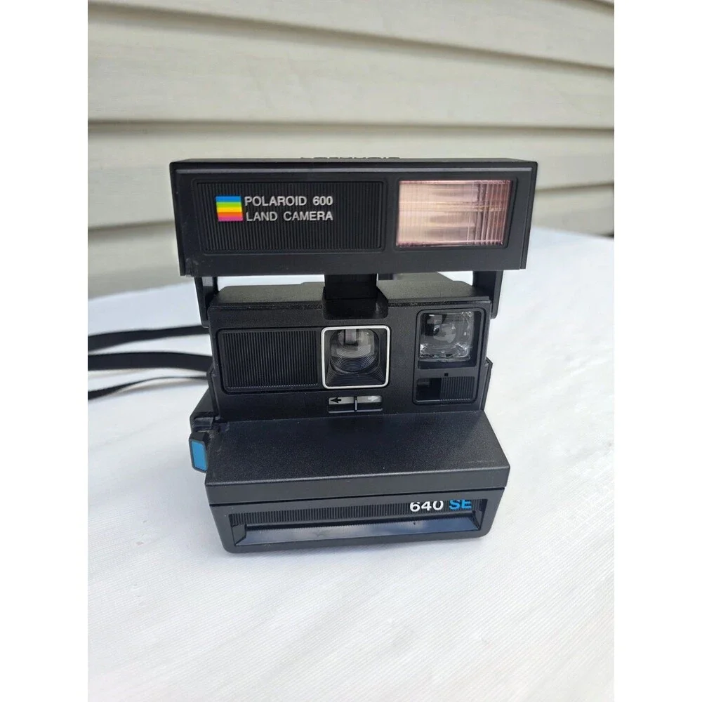 Polaroid 600 Series 640 Instant Film Land Camera - Tested & Working!!